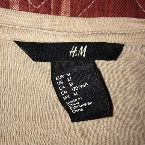 🌻H&M Soft blush pink T-shirt with beads - Picture 8 of 8